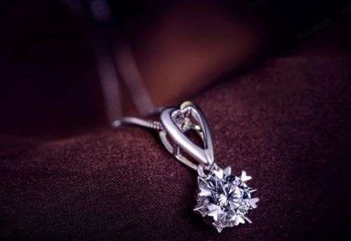 Golden Leaf Pendant Necklace Long Chain Jewelry