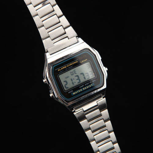 Retro Vintage Style Classic Metal Digital Wrist Watch