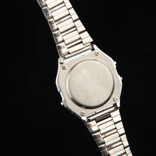 Retro Vintage Style Classic Metal Digital Wrist Watch