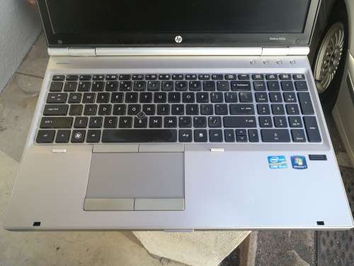 HP i5 EliteBook 8560p
