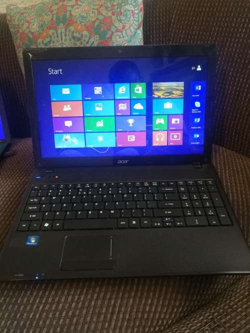 Acer Aspire 5736Z, 320GB HD and 4GB Ram