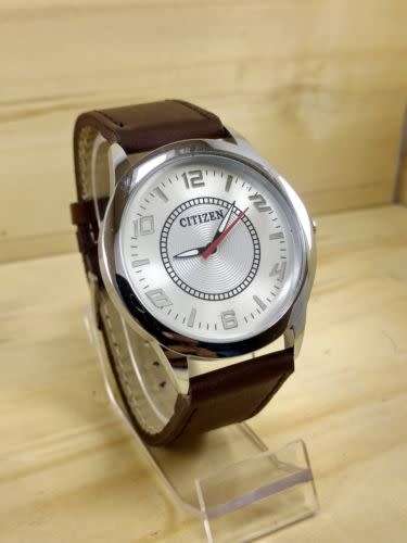 RARE VINTAGE MEN'S CITIZEN QUARTZ 42MM JAPAN MADE WRIST WATCH FOR GENTS WEAR