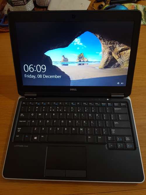Dell E7240 i5 UltraBook, 256gb SSD and 8gb ram