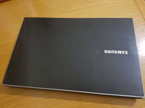 Samsung NP300E5A Laptop i3