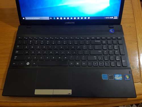 Samsung NP300E5A Laptop i3