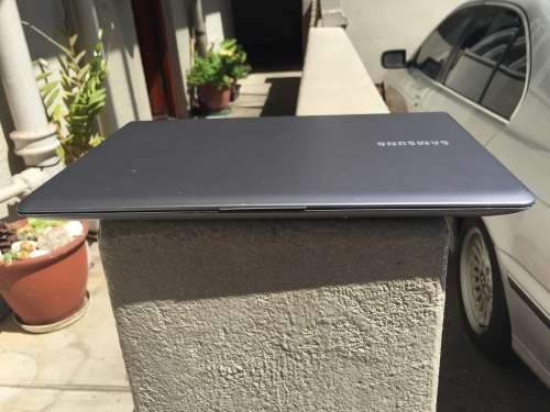 Samsung NP530-U4C i5 laptop, 1000GB HD and 8GB Ram