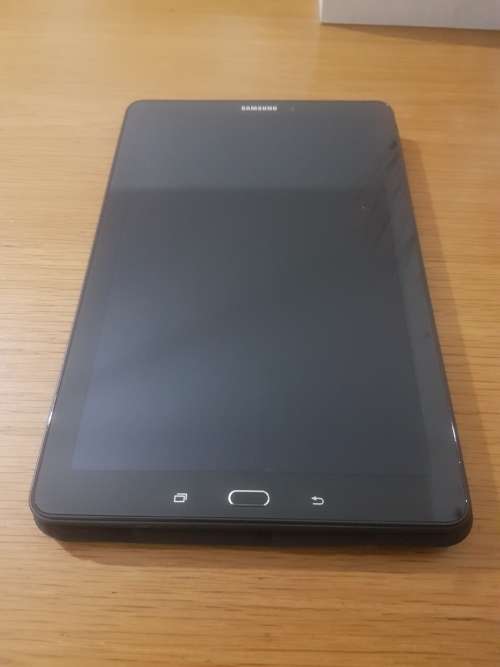 Samsung Galaxy Tab A2016 10.1 inch very clean (SM-P585)