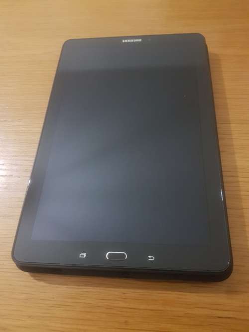 Samsung Galaxy Tab A2016 10.1 inch very clean (SM-P585)
