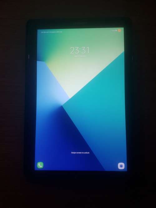 Samsung Galaxy Tab A2016 10.1 inch very clean (SM-P585)