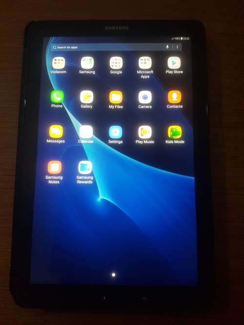 Samsung Galaxy Tab A2016 10.1 inch very clean (SM-P585)