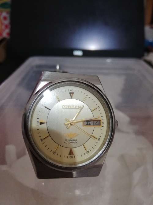 VINTAGE CITIZEN AUTOMATIC 8200A JAPAN MEN'S DAY/DATE WATCH