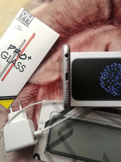 iPhone 6 64GB black for sale, open to all networks