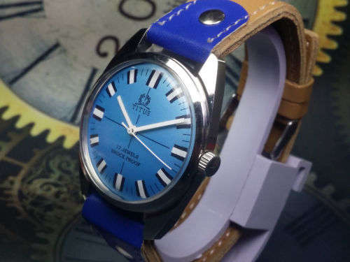 Vintage Titus 17J Hand Winding Movement Mens Analog Dial Wrist Watch