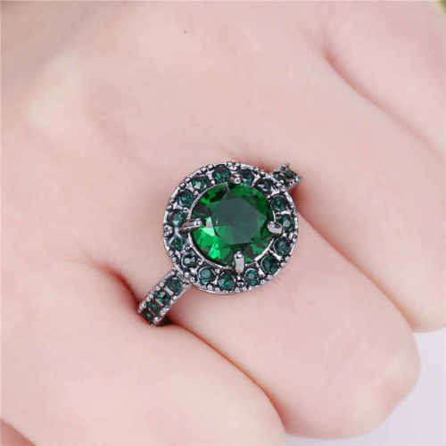 10kt black gold filled Ring Green stone Size 9