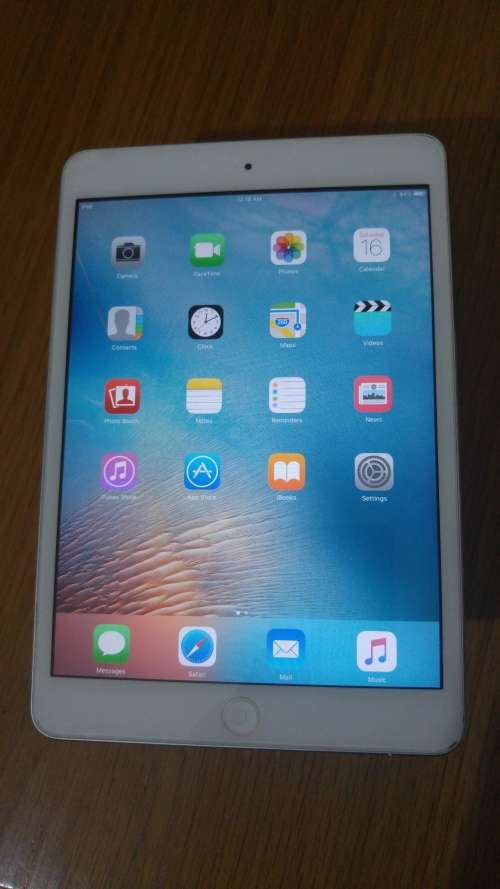iPAD MINI 1 - 16gig - WHITE - WIFI ONLY
