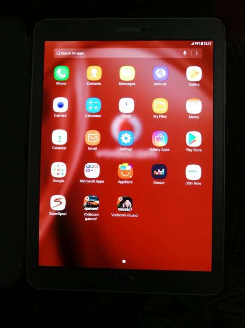 Samsung Tab S2 9.7 inch very clean (SM-T819) wifi only,