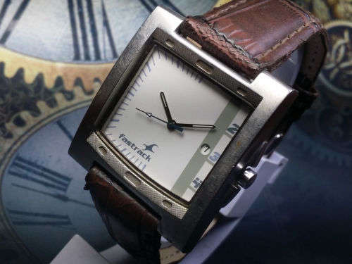 Fastrack Quartz Battery Movement Mens Analog Date Dial Wrist Watch