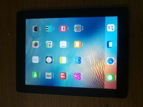 IPAD 3 - 32GIG - 4G AND WIFI