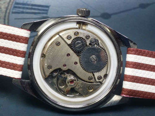 Vintage ROAMER Swiss Made Mechanical Handwinding Movement Mens Wrist Watch