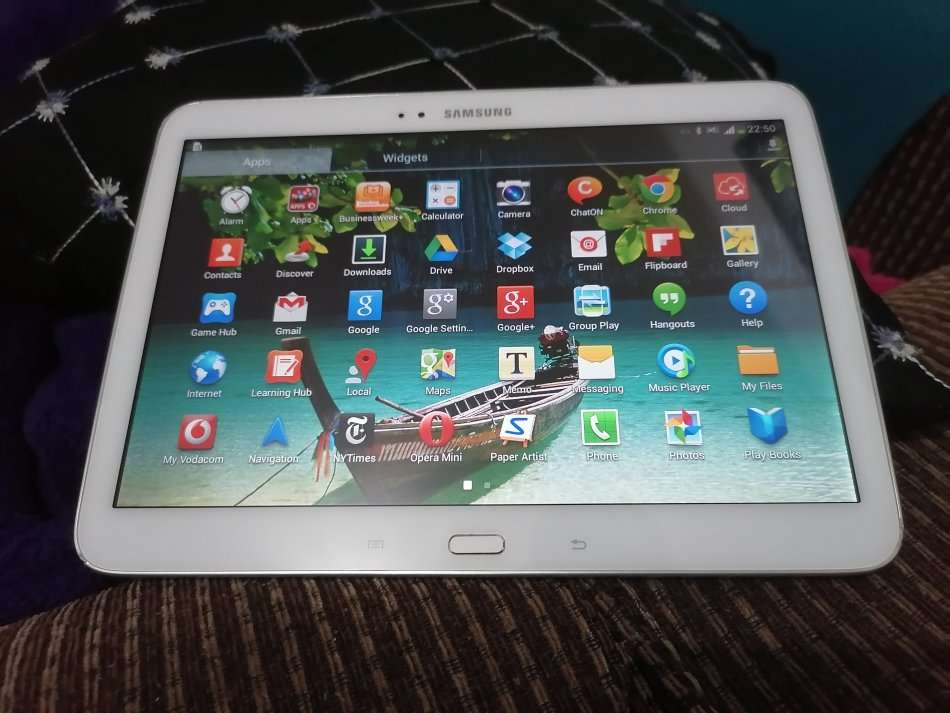Samsung Tab 3 10.1inch very clean (GT-P5200) full phone functionality