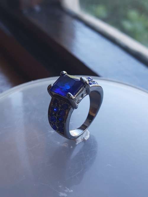 Exquisite Black Gold Filled Blue Stone Ring Size 7