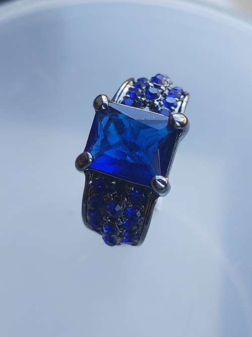 Exquisite Black Gold Filled Blue Stone Ring Size 7