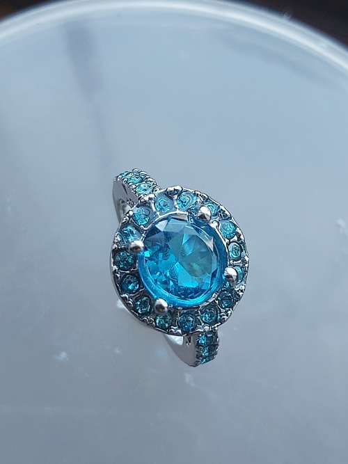 Exquisite White Gold Filled Blue Stone Ring Size 8