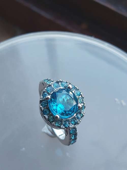 Exquisite White Gold Filled Blue Stone Ring Size 8