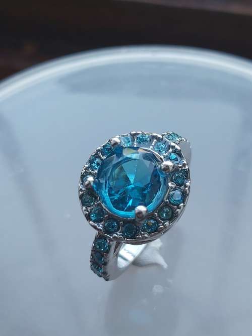 Exquisite White Gold Filled Blue Stone Ring Size 8