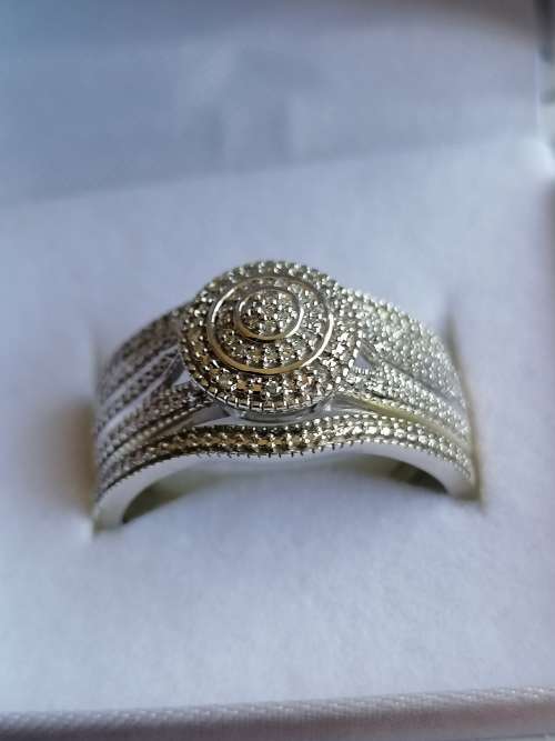 GENUINE AmericanSwiss 925 Solid Sterling Silver Cubic Zirconia Wedding Ring  - Ring Size 9