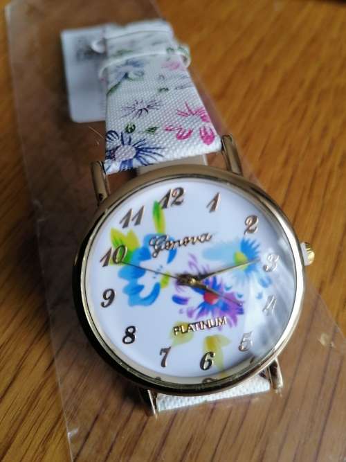 Geneva Fashion Women Watch Quartz Watch