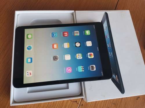 IPAD MINI 1 - 16GIG - BLACK - WIFI AND CELLULAR