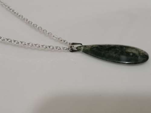 "Retail Price R450"33x15x5mm Green Moss Agate Teardrop Pendant + Necklace