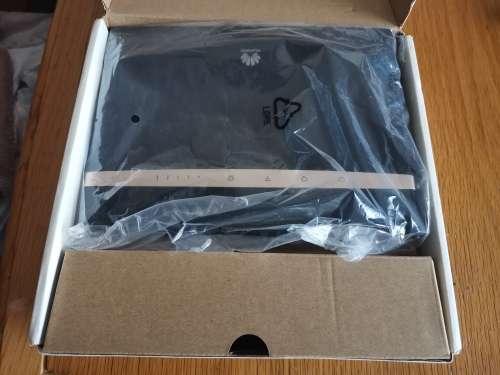 Huawei 4G/5G Router model B525s 65a (It take a SIM CARD) up to 64 users