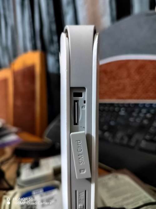 Latest Huawei 4G Router model E5186 (It take a SIM CARD)