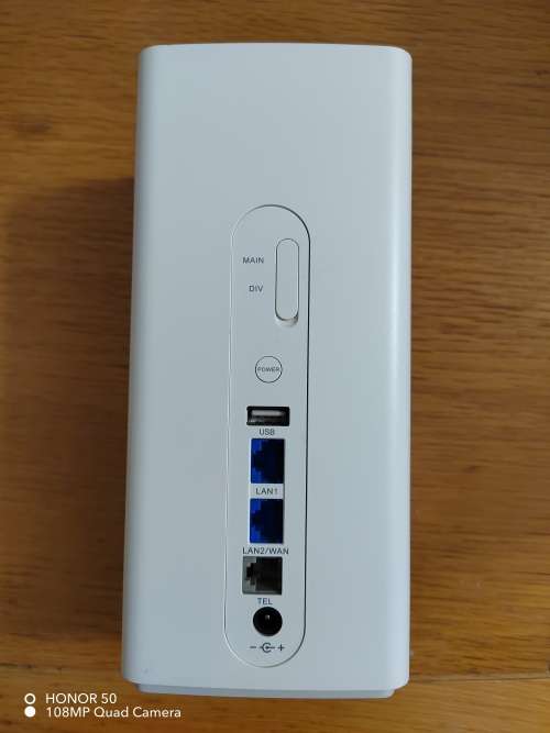 Huawei B618 4G LTE Router - Takes SIM Card 64 Devices Huawei B618 4G LTE Router - Takes SIM Card 64