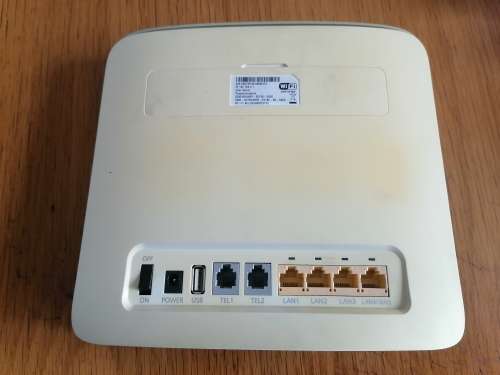 Latest Huawei 4G Router model E5186 (It take a SIM CARD)