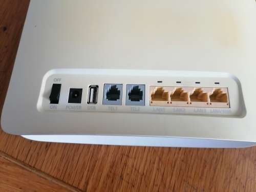 Latest Huawei 4G Router model E5186 (It take a SIM CARD)