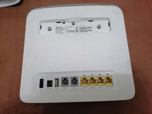 Huawei 4G Router model E5186 (It take a SIM CARD)