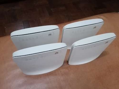 Huawei 4G Router model E5186 (It take a SIM CARD)