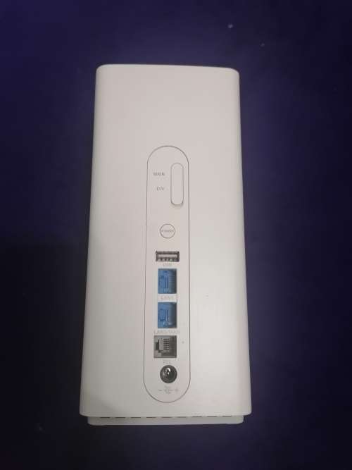 Huawei B618 4G LTE Router - Takes SIM Card 64 Devices Huawei B618 4G LTE Router - Takes SIM Card 64