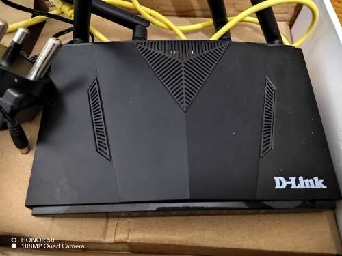 D-LINK DWR-956M 4G LTe router (It take a sim card)