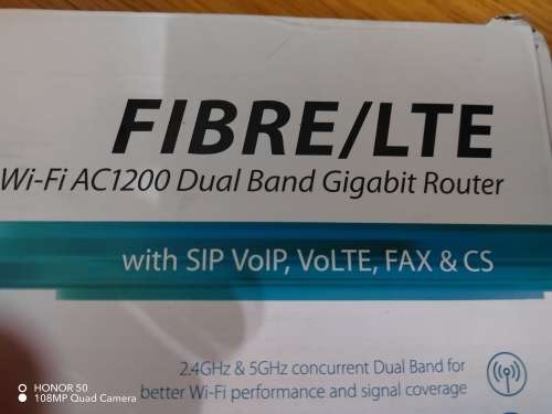 D-LINK DWR-956M 4G LTe router (It take a sim card)