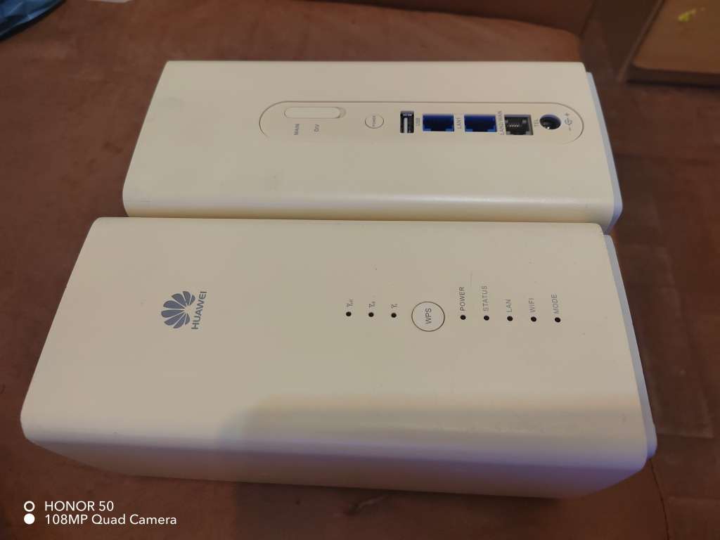 Huawei B618 4G LTE Router - Takes SIM Card 64 Devices Huawei B618 4G LTE Router - Takes SIM Card 64
