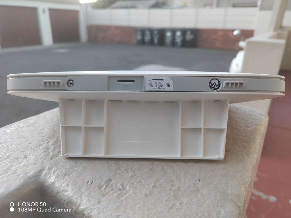 Huawei B612-233 4G Lte router (It take a SIM CARD)