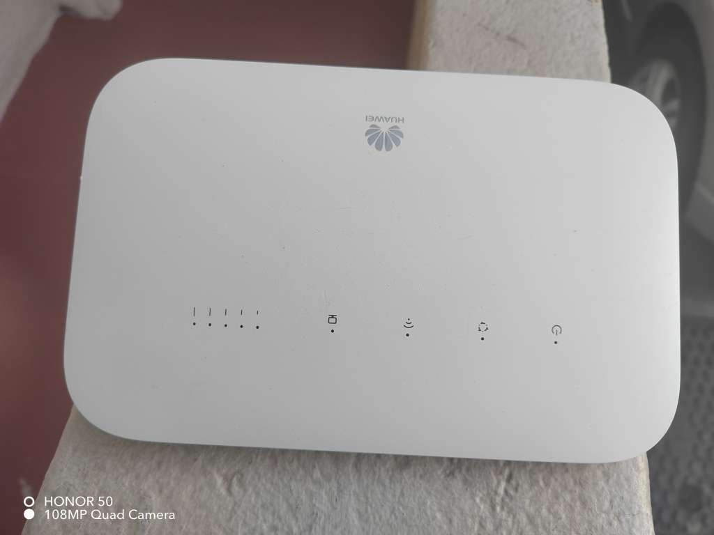 Huawei B612-233 4G Lte router (It take a SIM CARD)