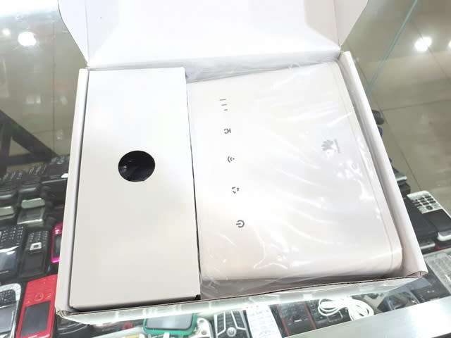 Huawei B311As 853 3G/4G Wireless LTE 150Mbps WiFi Router - White