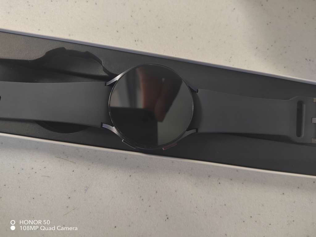 SAMSUNG WATCH 6 LTE, model SM-R945F, ICASA approved