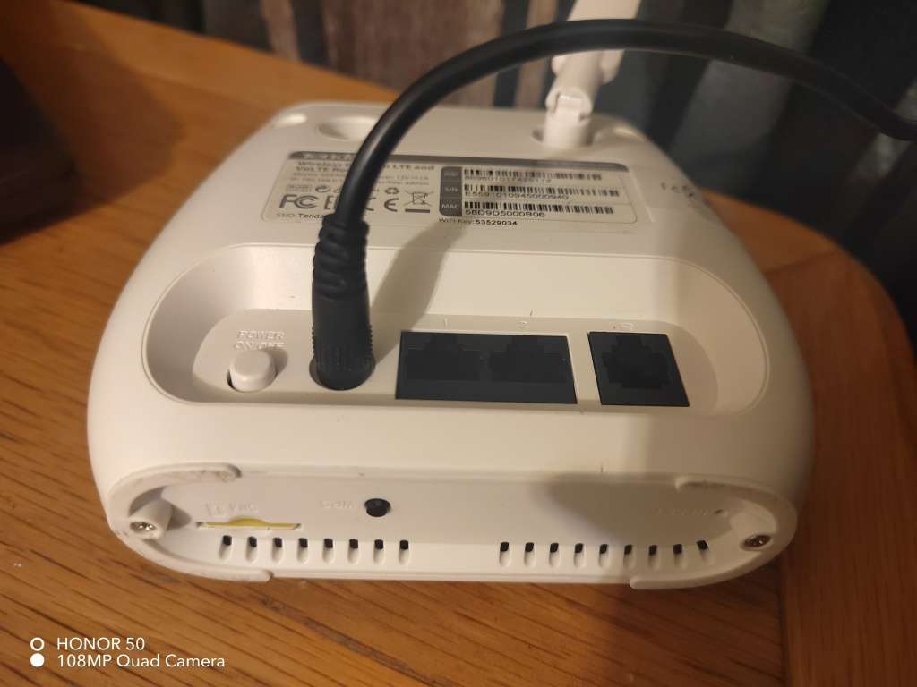 Tenda 300 Mbps Wireless N300 4G LTE & VoLTE Router 4G680 V2.0