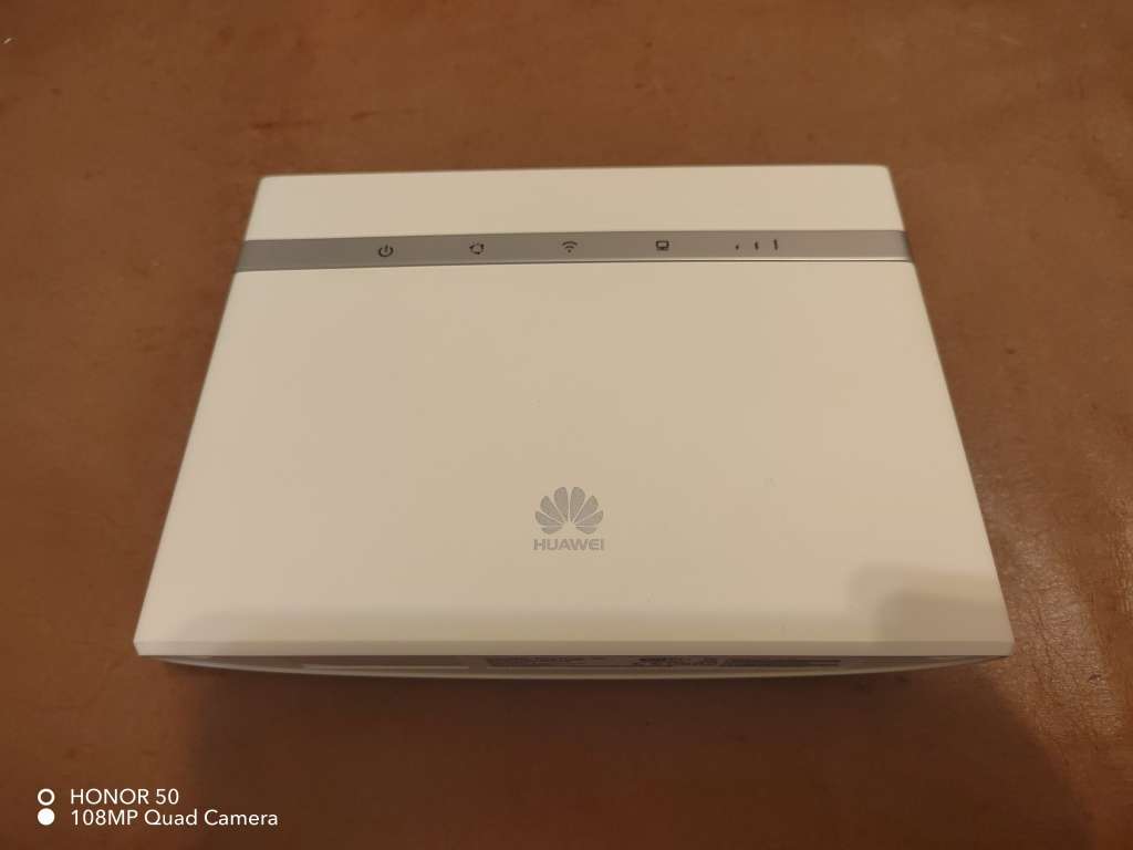 Huawei 4G Router model B315Bs-936 (It take a SIM CARD) up to 32